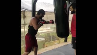 Тренировка Зубайры Тухугова в Таиланде